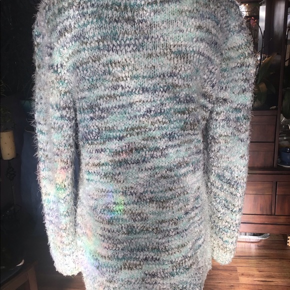 Sweater - Picture 4 of 4